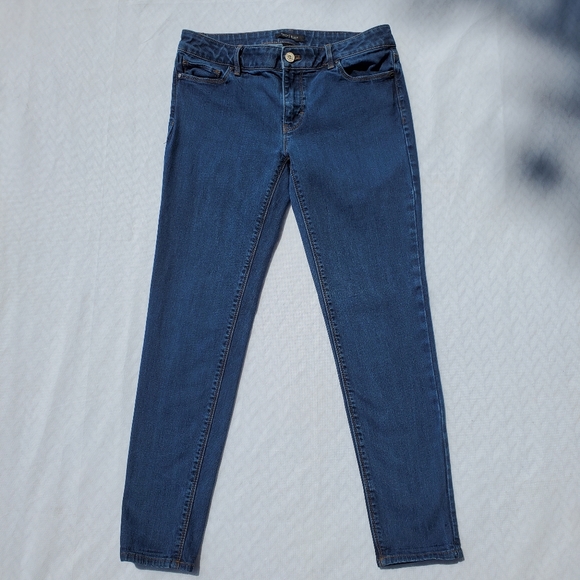 White House Black Market Skimmer Blue Jeans Size 4 - Picture 2 of 11